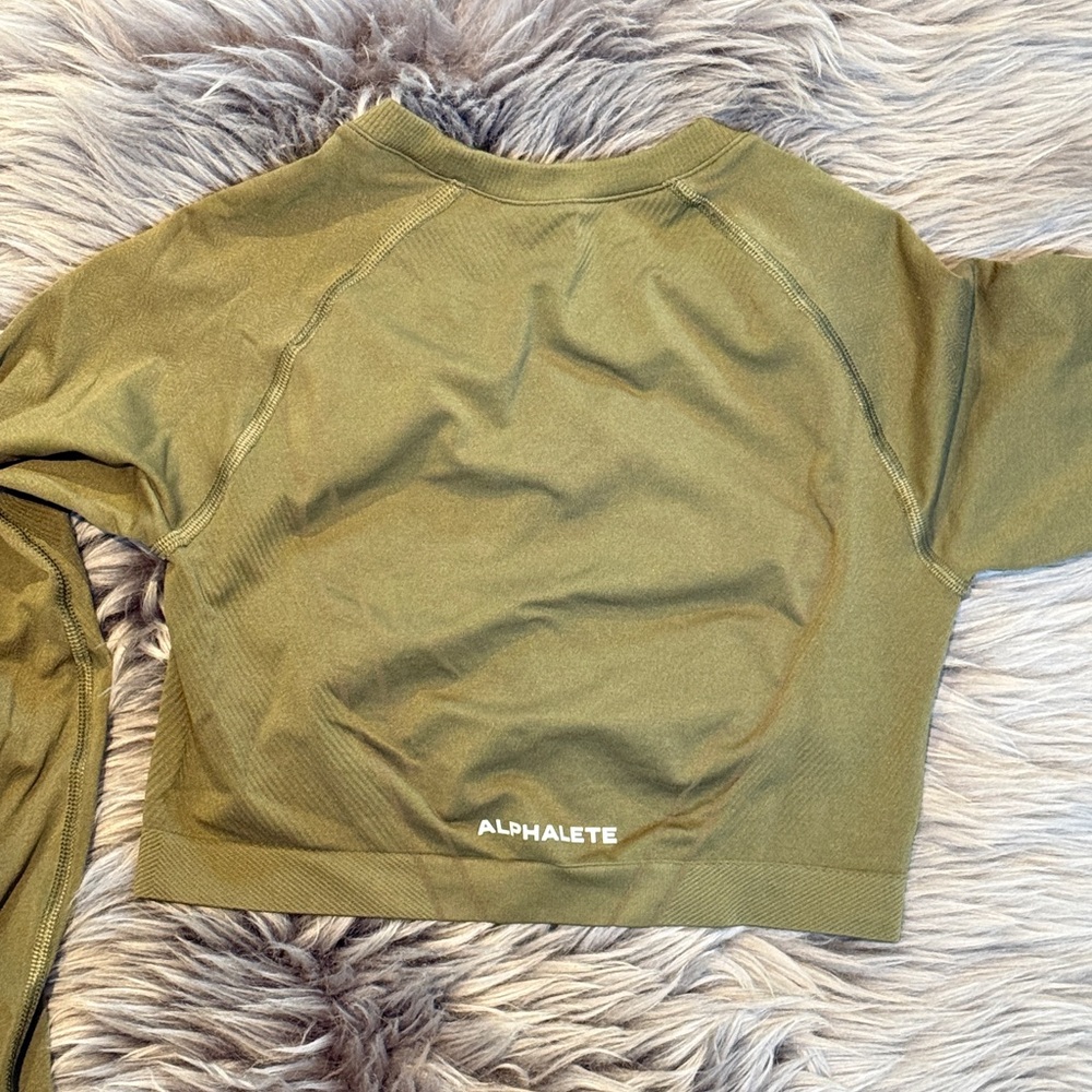 Alphalete Stratus long sleeve